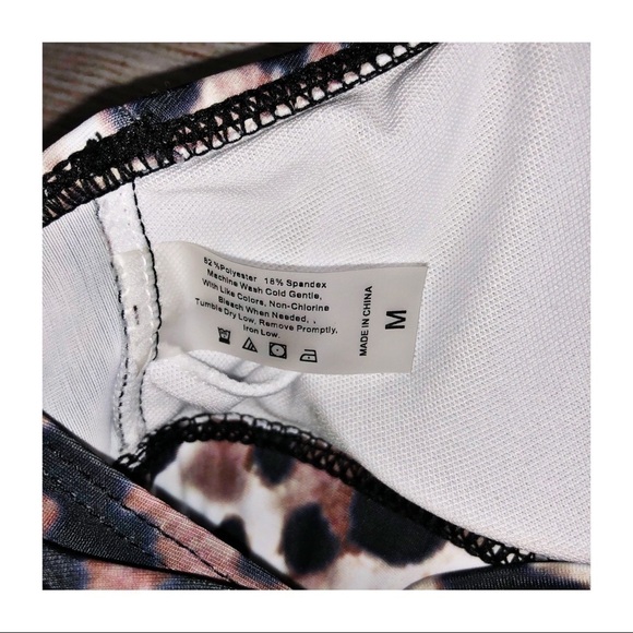 Leopard Print Shelf Bikini Top Size M - Picture 5 of 5